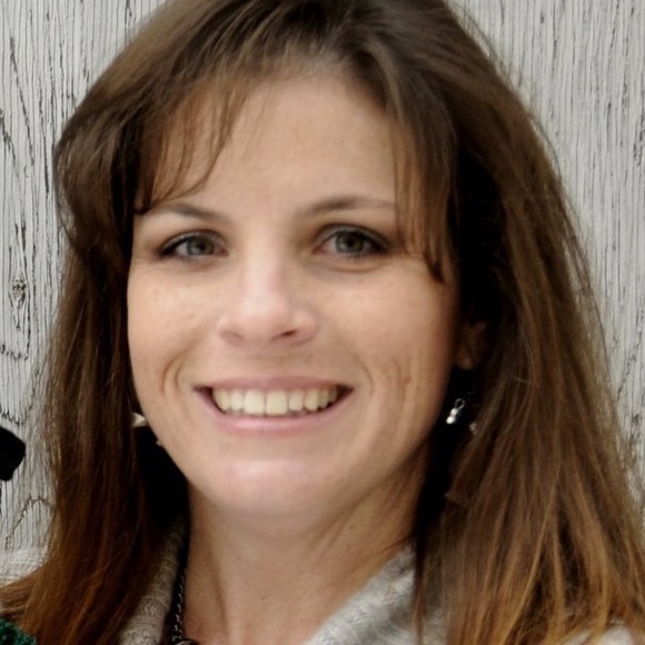 Meet your Posher, Lisa - Picture 1 of 1